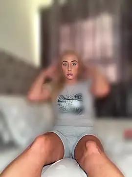 Snapshot of Strongqueen chatting on July 12, 6:43 pm Strongqueen online show from July 12, 6:43 pm