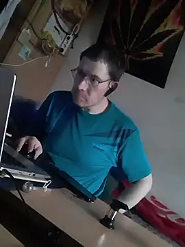 Snapshot of schmidtler35 chatting on December 19, 11:50 am schmidtler35 online show from December 19, 11:50 am