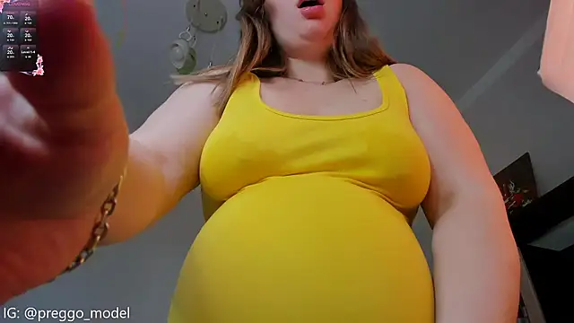 Snapshot of stella_vestal chatting on April 14, 4:18 am stella vestal online show from April 14, 4:18 am