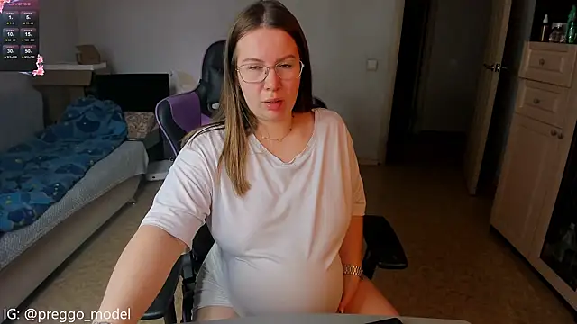 Snapshot of stella_vestal chatting on April 15, 4:19 am stella vestal online show from April 15, 4:19 am