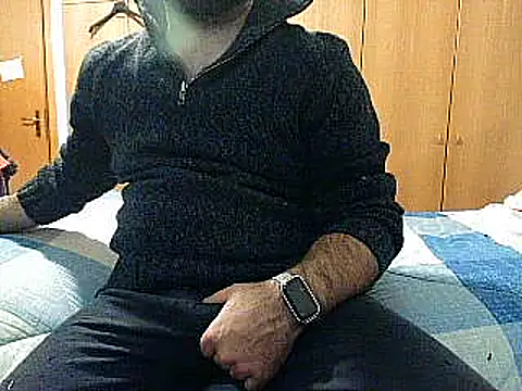 Snapshot of Attila985 chatting on January 6, 4:02 pm Attila985 online show from January 6, 4:02 pm