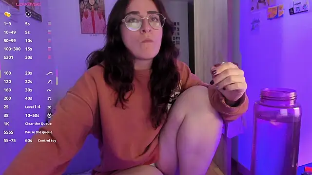 linda giggle online show from March 14, 2:28 am