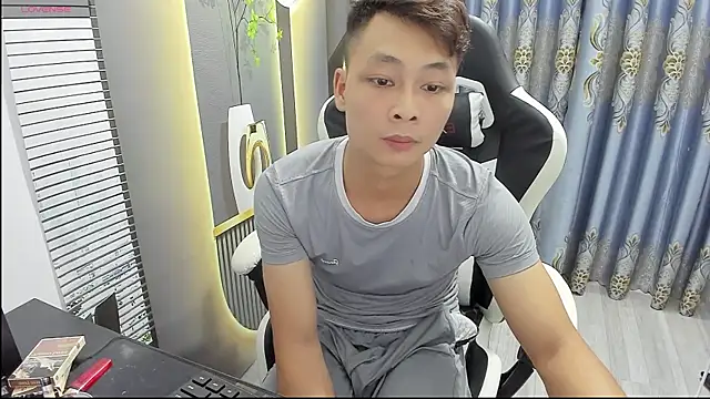 Snapshot of Naughty--asian chatting on July 17, 1:07 pm Naughty--asian online show from July 17, 1:07 pm