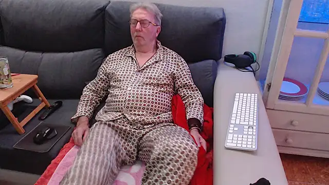 Nudelschwanz online show from February 11, 10:18 pm