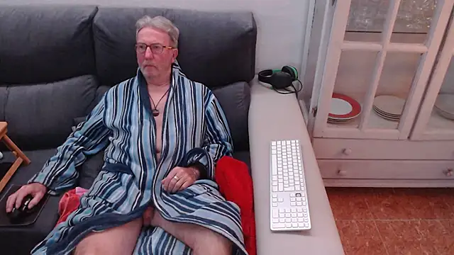 Nudelschwanz online show from February 15, 11:25 pm