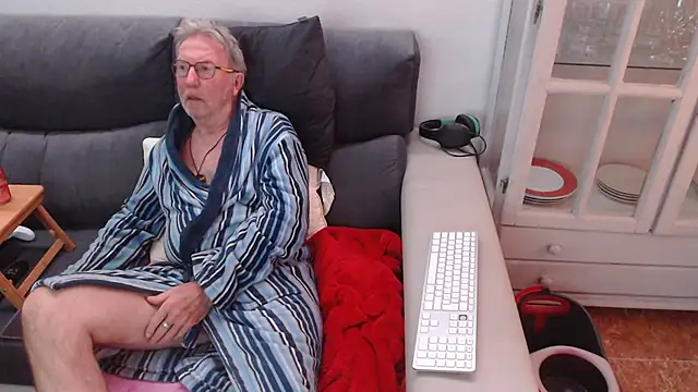 Nudelschwanz online show from February 23, 6:12 pm