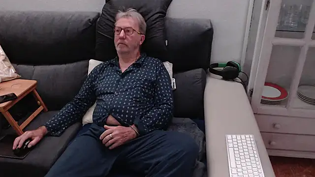 Nudelschwanz online show from March 8, 4:34 am