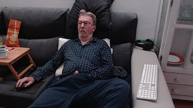 Nudelschwanz online show from March 9, 4:16 am