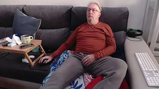 Nudelschwanz online show from December 3, 9:07 am