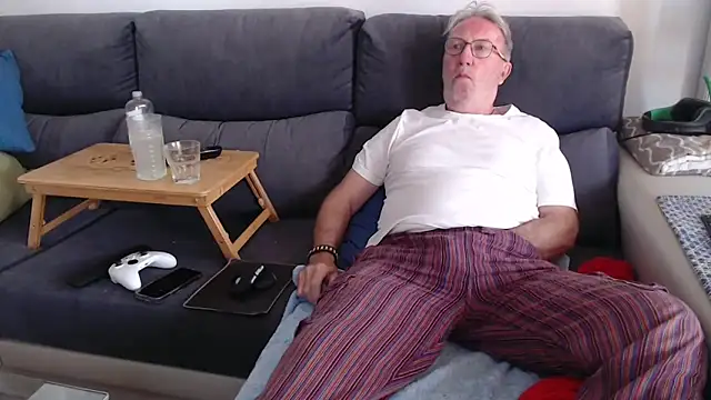 Nudelschwanz online show from May 1, 1:37 pm