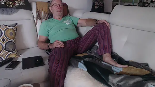 Nudelschwanz online show from June 1, 7:10 am