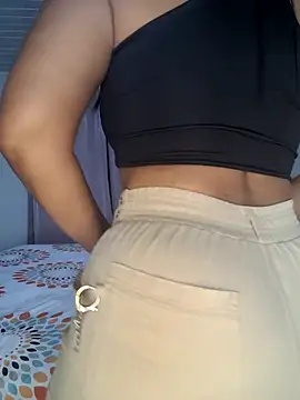 Snapshot of _kathaLopez_ chatting on October 21, 1:39 am kathaLopez online show from October 21, 1:39 am