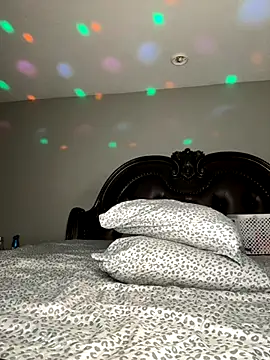 ThickAssRena online show from October 5, 7:07 am