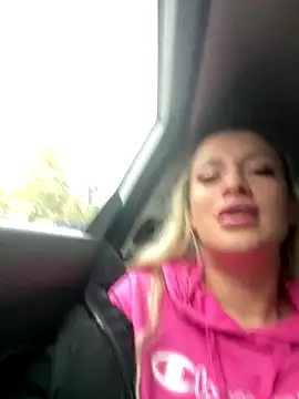 Snapshot of SinwithAmy chatting on November 29, 9:56 am SinwithAmy online show from November 29, 9:56 am