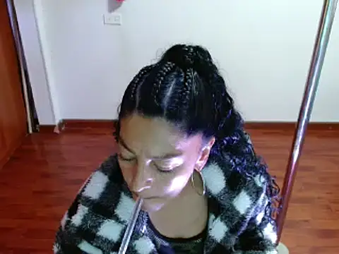 Snapshot of Anitta_muscle chatting on March 13, 7:06 pm Anitta muscle online show from March 13, 7:06 pm