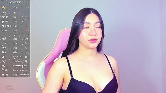 Snapshot of alice-love1 chatting on December 6, 1:29 am alice-love1 online show from December 6, 1:29 am