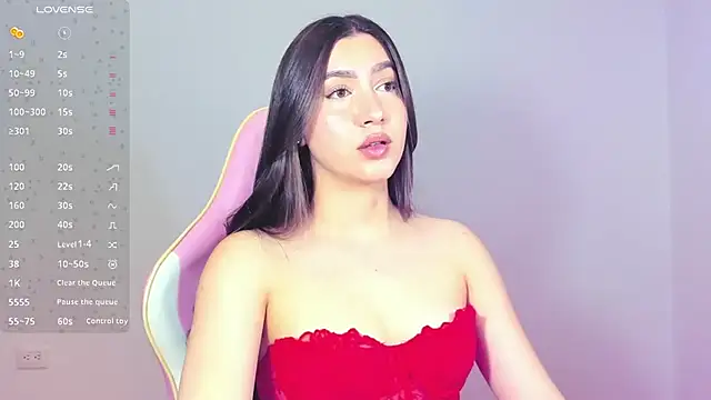 Snapshot of alice-love1 chatting on December 14, 12:33 am alice-love1 online show from December 14, 12:33 am