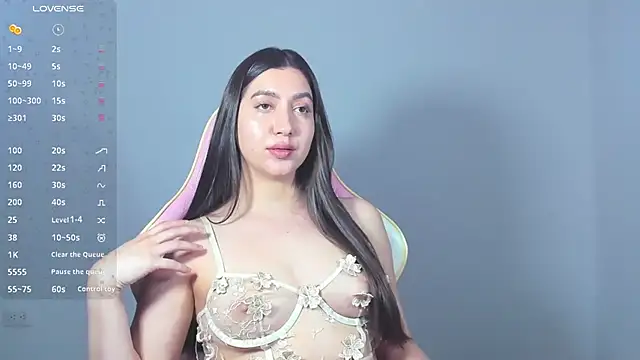 Snapshot of alice-love1 chatting on December 22, 12:39 am alice-love1 online show from December 22, 12:39 am