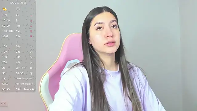 Snapshot of alice-love1 chatting on December 23, 12:57 am alice-love1 online show from December 23, 12:57 am