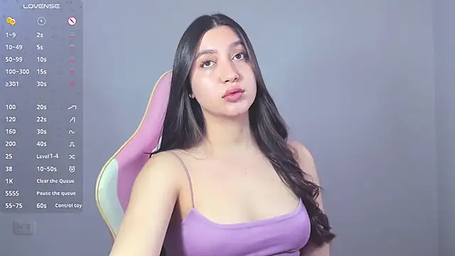 Snapshot of alice-love1 chatting on January 3, 10:29 pm alice-love1 online show from January 3, 10:29 pm