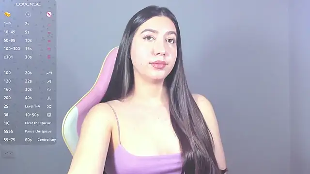 Snapshot of alice-love1 chatting on January 11, 12:01 am alice-love1 online show from January 11, 12:01 am