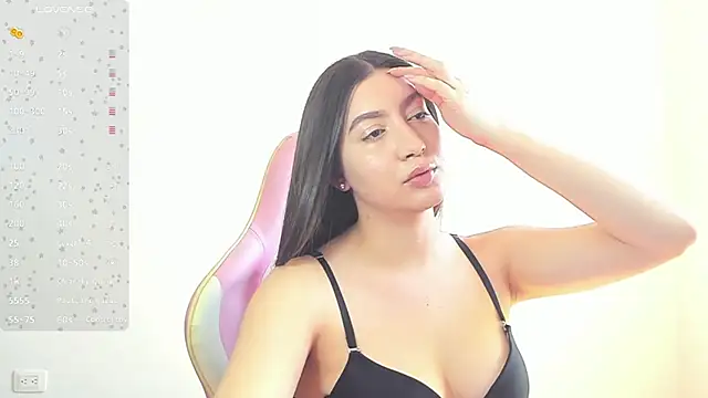 Snapshot of alice-love1 chatting on January 18, 6:21 pm alice-love1 online show from January 18, 6:21 pm