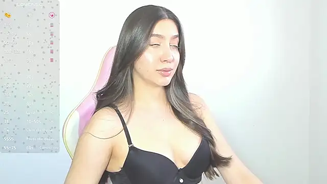 Snapshot of alice-love1 chatting on January 27, 11:11 pm alice-love1 online show from January 27, 11:11 pm