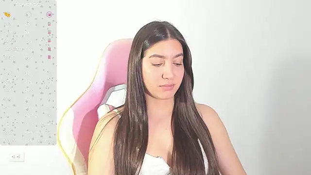 Snapshot of alice-love1 chatting on February 1, 3:30 am alice-love1 online show from February 1, 3:30 am