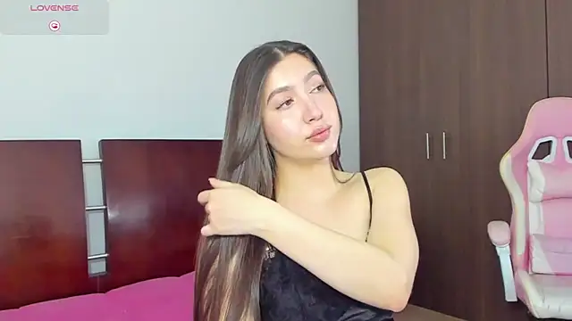 Snapshot of alice-love1 chatting on September 21, 7:37 pm alice-love1 online show from September 21, 7:37 pm