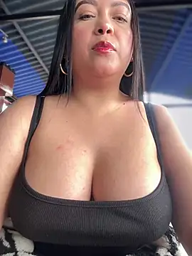 Snapshot of cami_ortiz__ chatting on February 14, 8:15 pm cami ortiz online show from February 14, 8:15 pm