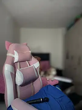 Snapshot of cami_ortiz__ chatting on March 1, 3:32 am cami ortiz online show from March 1, 3:32 am