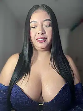 Snapshot of cami_ortiz__ chatting on March 6, 3:13 am cami ortiz online show from March 6, 3:13 am
