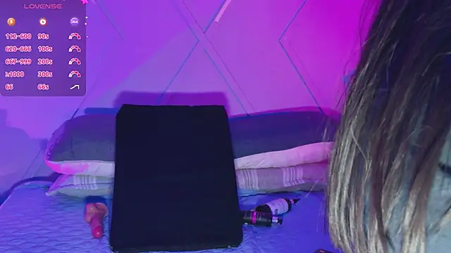 emmajohnss online show from June 5, 6:52 am