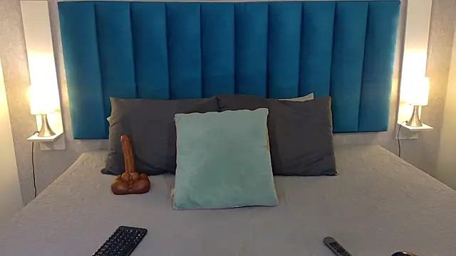 Snapshot of Madisonsmiith chatting on June 16, 8:22 pm Madisonsmiith online show from June 16, 8:22 pm