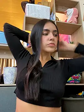 Snapshot of DaphneUwu chatting on October 28, 12:47 am DaphneUwu online show from October 28, 12:47 am