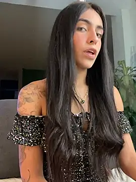 Snapshot of DaphneUwu chatting on June 16, 1:30 am DaphneUwu online show from June 16, 1:30 am