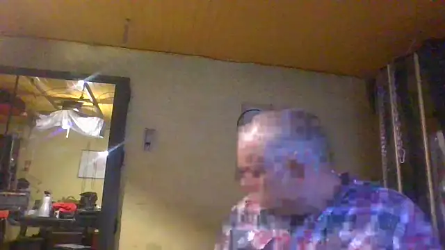 Snapshot of jeanlulu chatting on October 16, 7:04 pm jeanlulu online show from October 16, 7:04 pm