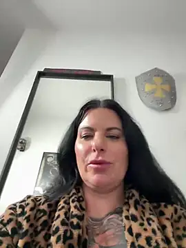 Snapshot of InKed-Kathy chatting on March 1, 12:39 am InKed-Kathy online show from March 1, 12:39 am