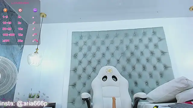 Snapshot of aria_paul chatting on March 13, 5:18 pm aria paul online show from March 13, 5:18 pm