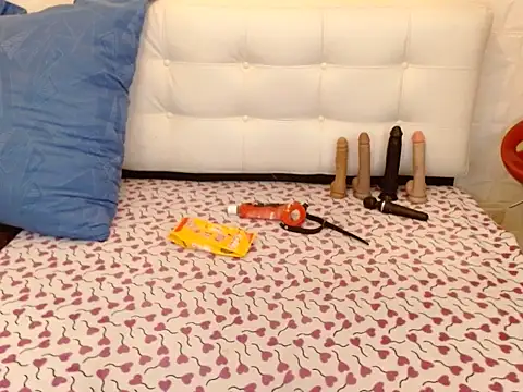 Snapshot of Angiee_BBW chatting on November 22, 7:35 pm Angiee BBW online show from November 22, 7:35 pm