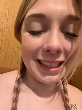 CherryAuroraa online show from December 29, 10:47 pm