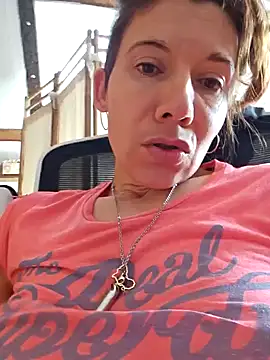 Snapshot of Lina_lou4 chatting on December 3, 4:17 pm Lina lou4 online show from December 3, 4:17 pm