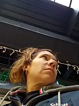 Snapshot of Lina_lou4 chatting on December 13, 10:30 am Lina lou4 online show from December 13, 10:30 am