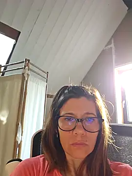 Snapshot of Lina_lou4 chatting on February 12, 9:10 am Lina lou4 online show from February 12, 9:10 am