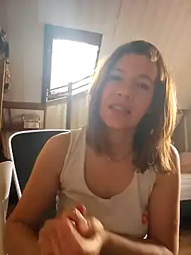 Snapshot of Lina_lou4 chatting on February 21, 7:23 am Lina lou4 online show from February 21, 7:23 am