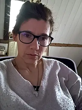 Snapshot of Lina_lou4 chatting on March 9, 1:04 pm Lina lou4 online show from March 9, 1:04 pm