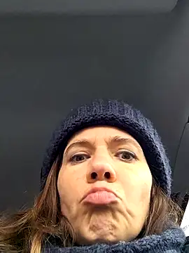 Snapshot of Lina_lou4 chatting on March 16, 9:05 am Lina lou4 online show from March 16, 9:05 am