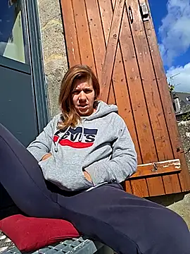 Snapshot of Lina_lou4 chatting on October 5, 12:36 pm Lina lou4 online show from October 5, 12:36 pm