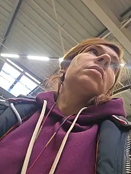 Snapshot of Lina_lou4 chatting on December 5, 10:24 am Lina lou4 online show from December 5, 10:24 am