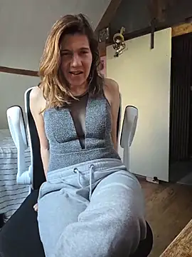 Lina lou4 online show from February 6, 3:15 pm